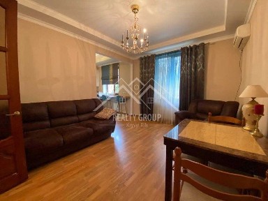 Простора 3-кімнатна «сталінка» на 97 кварталі - готова до заселення!