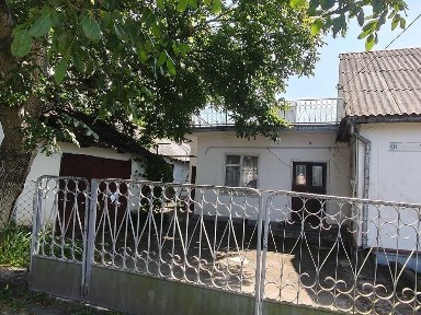 Будинок з усіма зручностями в районі 