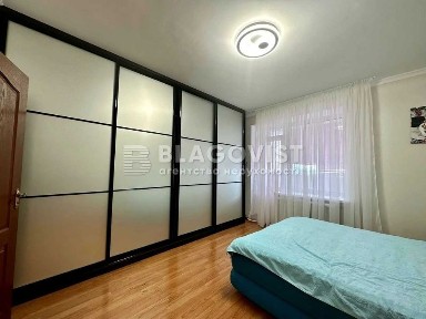 Без комісії ! оренда 2-х кім квартири 73кв. м Дарницька площа