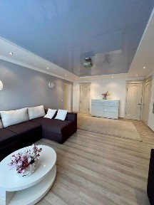 Здається в оренду шикарна 3-кімнатна квартира з гаражем р-н Машзавод.