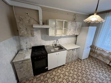 здається в оренду 1-но кімнатна квартира поряд з 