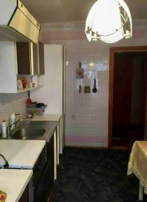 трикімнатна квартира у центрі міста біля метро