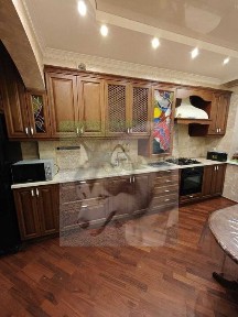 продам 3 кімнатну квартиру з АВР є кладова