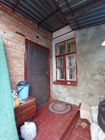 Продається частина однокімнатного будинку в центрі міста