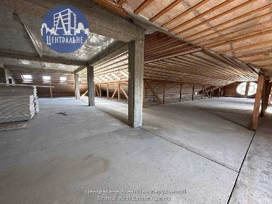 Оренда дворівневого приміщення в фасадному комплексі