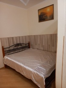 Сдам небольшую смарт -квартиру в центре города <a href='/newbuilding/6908/view/zk-na-evreiskoi'>на Еврейской</a>