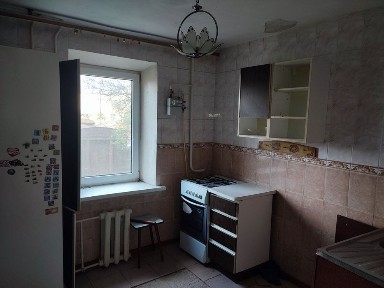 Продам однокімнатну квартиру в затишному місці / код 4248