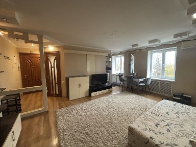 Здам трикімнатну квартиру проспект Миру