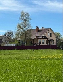 Будинок з виходом до рiчки