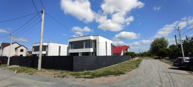 Нові будинки (дуплекси) м. Звягель р-н Морське пров. Авіаторів, 10