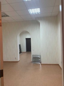 Оренда частини будинку в центрі міста (приміщення)