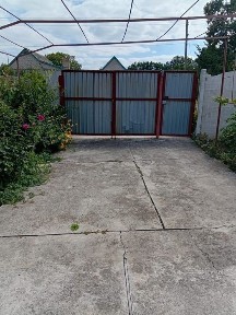 Будинок у центрі с. Аули