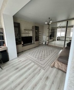 Красива 2 кімнатна з ремонтом, меблями та технікою