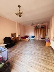 Продаж просторої квартири в м. Берегове (р-н заводу AJAX)