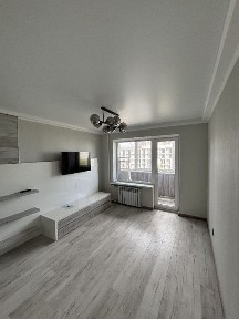 Продажа. 1 ком. квартира ул. Школьная (р-н Малого рынка)