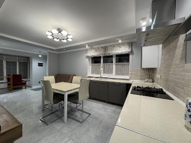 оренда двокімнатної квартири на 2-3міс. по вул. Кондукторська