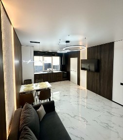 Продам сучасний таунхаус з ремонтом, район Spase