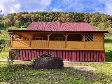 Здається садиба «Родинний маєток» в тихому гірському селі Закарпаття