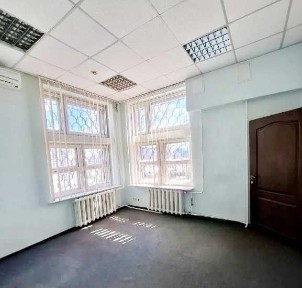 Без%! Антоновича, нежилой, метро Дворец Украина-3минуты!