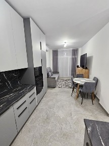 Сучане ЖК-закритого типу. Новоб. укомплекована, центр. частина.