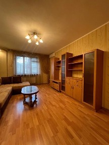 Продам квартиру 62 кв. м. в центрі міста від власника