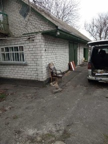 Будинок з приватизованою ділянкою 0.137 га у м. Березань (жд вокзал)