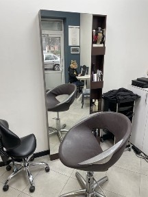 Здам в оренду місце майстра манікюру/перукаря