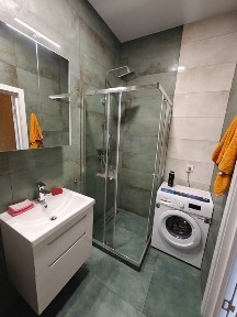 Идеальное расположение ! Абсолютно НОВАЯ квартира в НОВОМ доме !