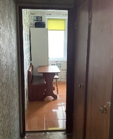 Продаж 3-кімнатна на 3/5 поверх з меблями і технікою