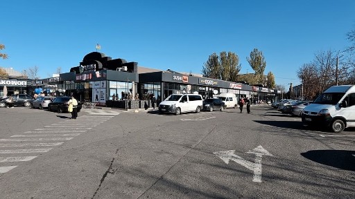 Оренда дзержинка 15м. По фасаду! Площа 68.5 м. кв. або половина, вул.