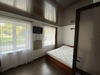 2 к Володимира Великого ( Макдональдз)