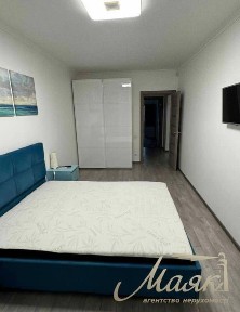 Оренда трикімнатної квартири, Піски