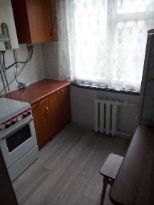 Сдам 2-х кім. кв. в р-ні Валу від власника.