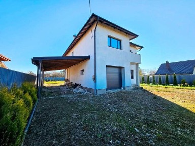 Продається добротний новозбудований будинок в м. Стрий.