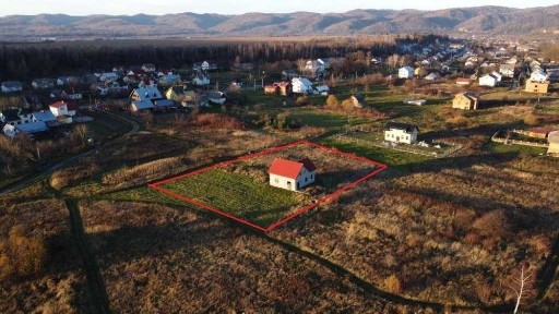 Недорого продається новозбудований будинок біля підніжжя Карпат.