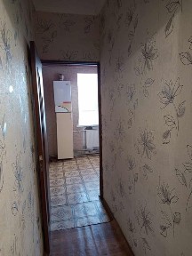 Продається простора 2-кімнатна квартира у цегляному будинку, готова до