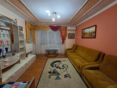 Терміново ! Продам 2 кім квартиру Набережна з газовим опаленням