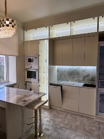 Продам квартиру Свято-Миколаївська 36 5/6