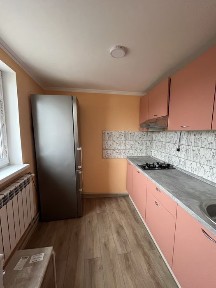 Здам новий невеликий будинок з гаражем