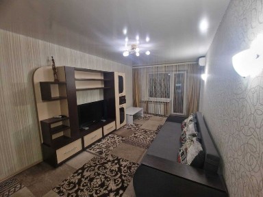 Продаж ЗАТИШНОЇ двокімнатної квартири по вул. Миколи Василенка