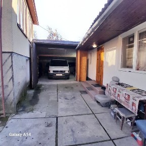 Біля поста гаї по центральній дорозі