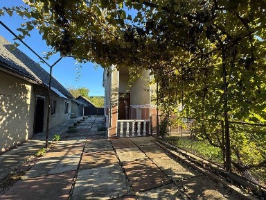 Продаж будинку в селі Бедевля