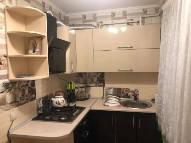 Продам 2 комнатную кввртиру район зеленый гай