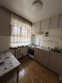 Продам 2 кім квартиру на Алмазному світло не вимикають