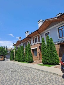 Продам двоповерховий таунхаус <a href='/newbuilding/4960/view/zk-comfort-city'>Comfort City</a> центр міста