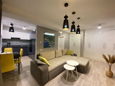 Оренда 3-к квартири на Космосі