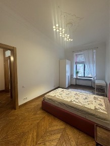 Київ, Печерський, вулиця Антоновича 8