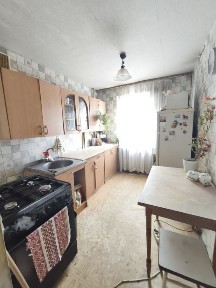 Трьохкімнатна квартира. Постанови.