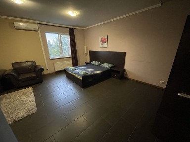 Київ, Подільський, вулиця Зелена 85