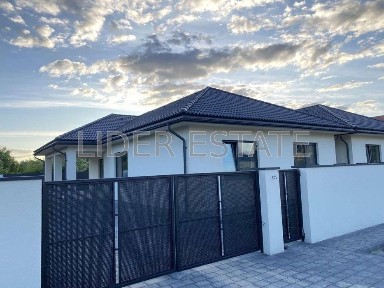 ПРОДАМ БУДИНОК Вул. Загорська Розташування